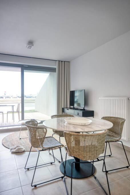 Appartement Charming By The Sea In