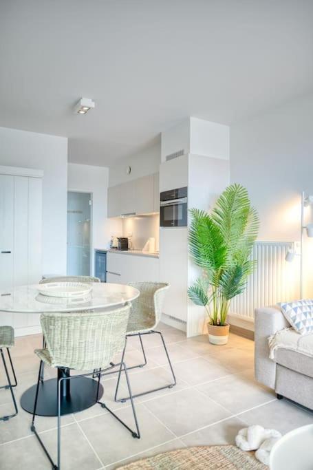 Charming By The Sea In Appartement *